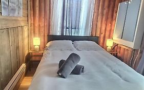 The Laurentides Privatelog And Spa Escape